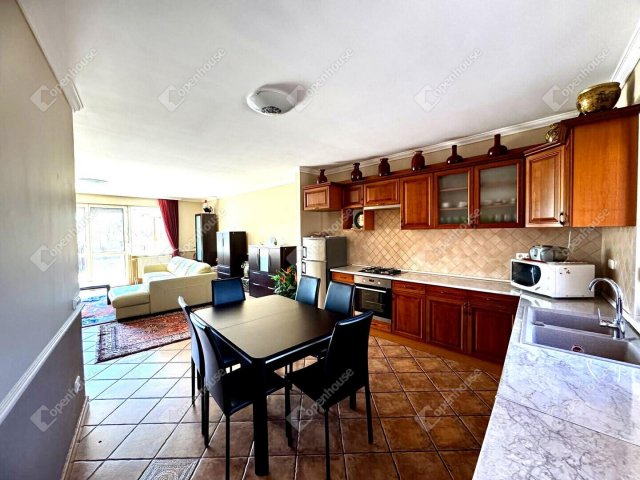 Eladó téglalakás, Székesfehérvárott 99.9 M Ft, 4 szobás