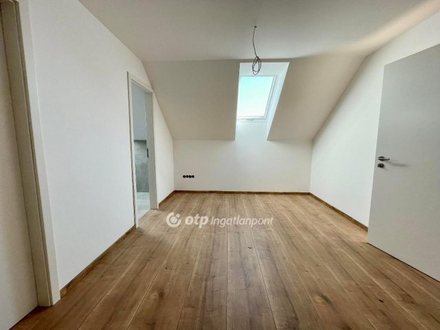 Eladó ikerház, Délegyházán 86 M Ft, 5 szobás