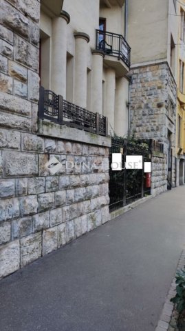 Eladó üzlethelyiség, Budapesten, VI. kerületben 190 M Ft