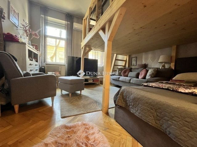 Eladó téglalakás, Budapesten, XV. kerületben 53.5 M Ft, 2 szobás