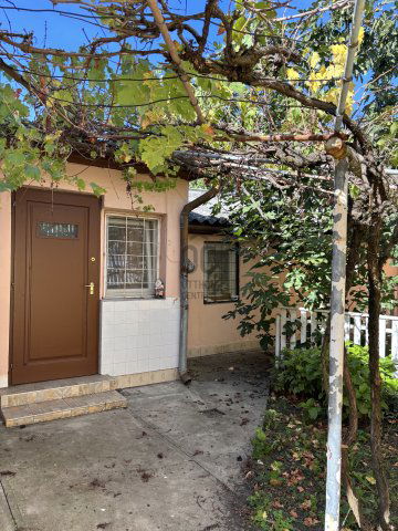 Eladó családi ház, Szolnokon 32.9 M Ft, 2 szobás