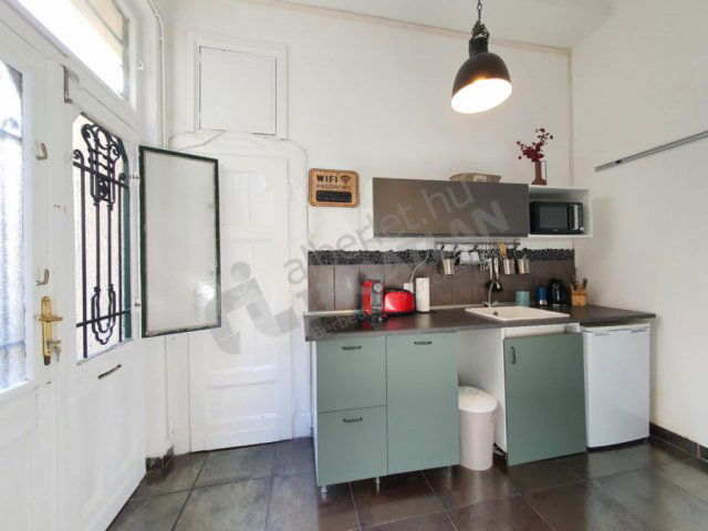 Kiadó téglalakás, albérlet, VII. kerületben, Király utcában