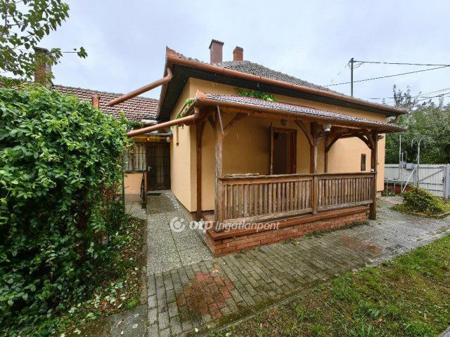Eladó családi ház, Szeghalmon 24.45 M Ft, 2 szobás