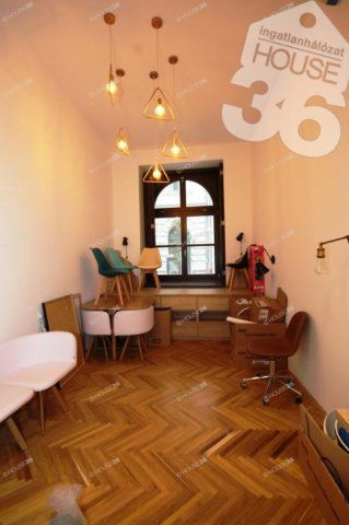 Eladó téglalakás, Budapesten, V. kerületben 140 M Ft, 4 szobás