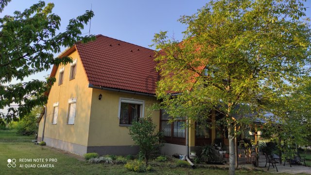 Eladó családi ház, Ilken 120 M Ft, 7 szobás