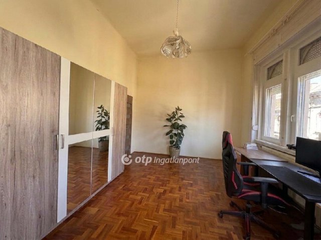 Eladó téglalakás, Budapesten, VII. kerületben 98 M Ft, 3 szobás