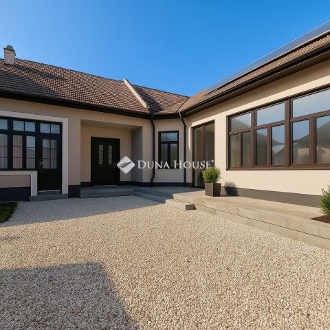 Eladó családi ház, Kiskunfélegyházán 94.5 M Ft, 4 szobás