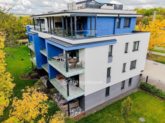 Eladó nyaraló, Balatonfűzfőn 129 M Ft, 3 szobás