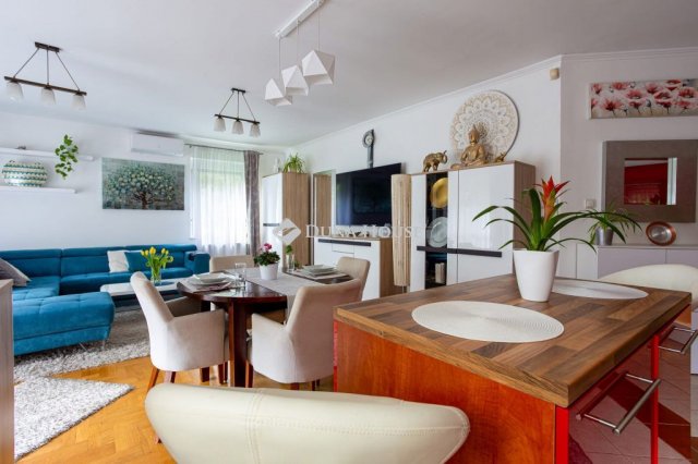 Eladó téglalakás, Budapesten, III. kerületben 220 M Ft, 3 szobás