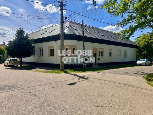 Eladó hotel, Cegléden 230 M Ft, 14 szobás / költözzbe.hu