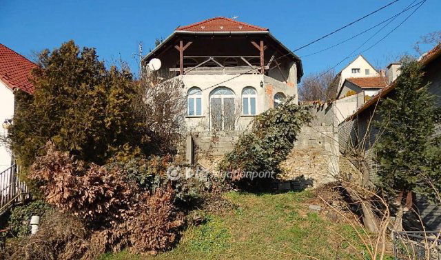 Eladó családi ház, Pilisborosjenőn 66.8 M Ft, 6 szobás