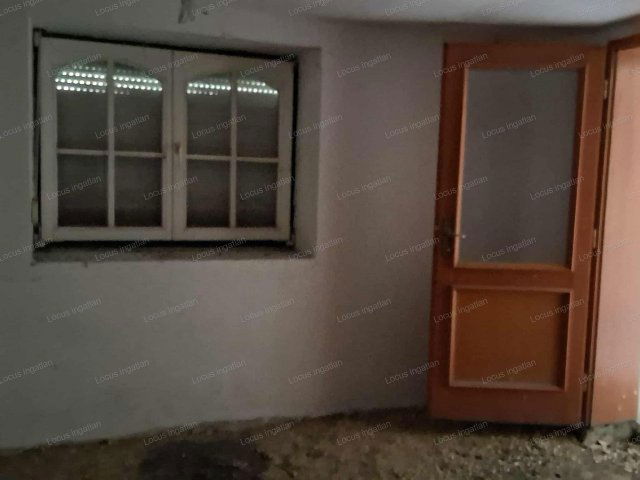 Eladó családi ház, Fegyverneken 7.7 M Ft, 2 szobás