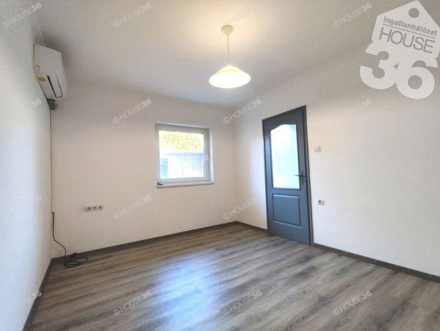 Eladó családi ház, Kecskeméten 31.6 M Ft, 1 szobás