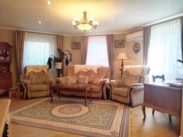 Eladó családi ház, Zalakaroson 145 M Ft, 6+1 szobás