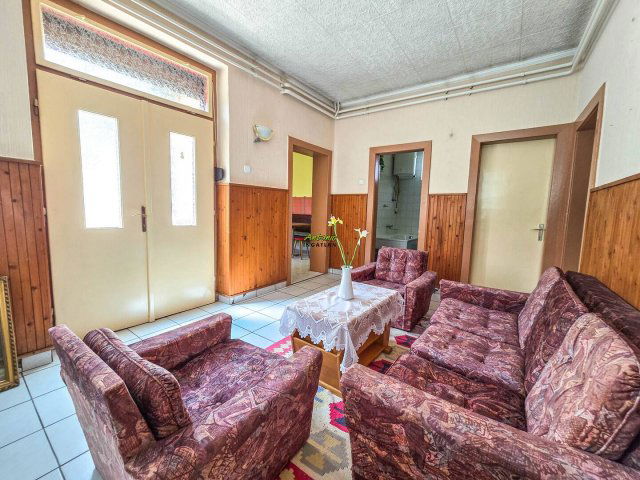 Eladó családi ház, Fertődön 64.9 M Ft, 4 szobás