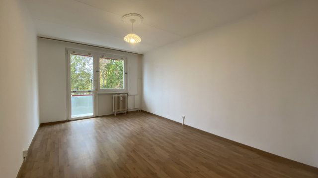 Kiadó panellakás, albérlet, Debrecenben 160 E Ft / hó, 3 szobás
