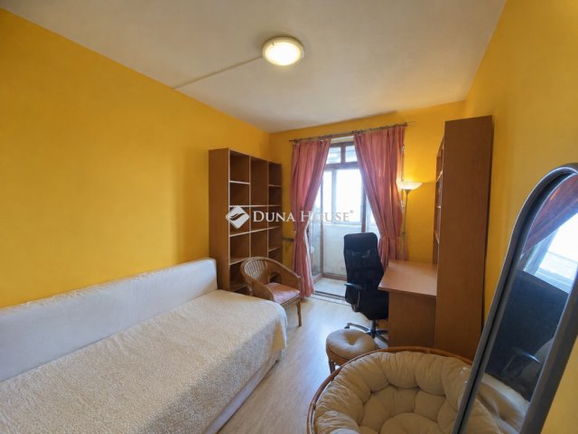 Eladó panellakás, Debrecenben 48 M Ft, 2 szobás