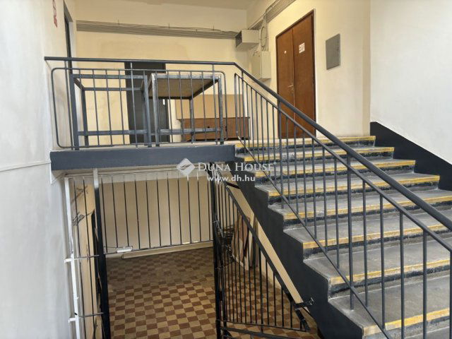 Eladó téglalakás, Budapesten, XXI. kerületben 30 M Ft, 1 szobás