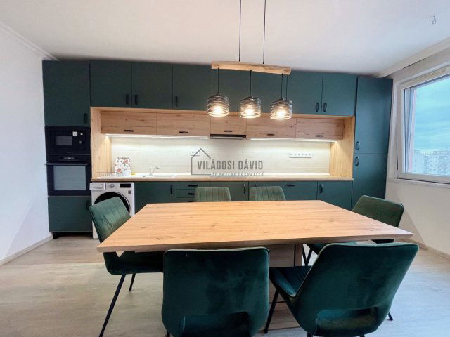 Kiadó panellakás, albérlet, Debrecenben 270 E Ft / hó, 3 szobás