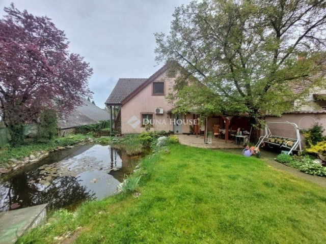 Eladó családi ház, Erdőkertesen 156.99 M Ft, 4+1 szobás