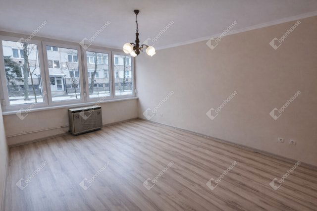 Eladó panellakás, Székesfehérvárott 43.9 M Ft, 2 szobás