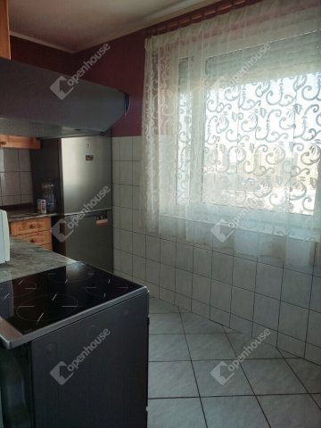 Eladó panellakás, Tatabányán 39.999 M Ft, 3 szobás