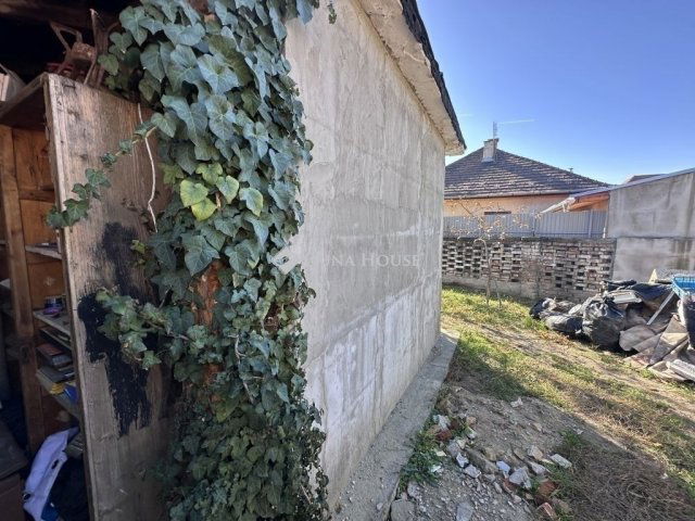 Eladó családi ház, Budapesten, XXI. kerületben 42 M Ft, 1 szobás