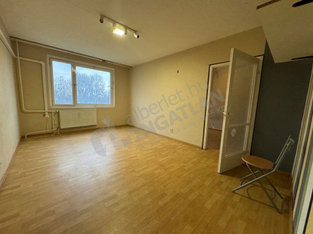 Eladó panellakás, Budapesten, XV. kerületben, Drégelyvár utcában