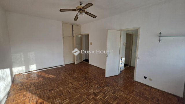 Kiadó téglalakás, albérlet, Szombathelyen, Paragvári utcában