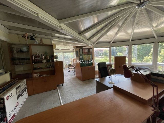 Eladó családi ház, Budapesten, XV. kerületben 250 M Ft, 7 szobás