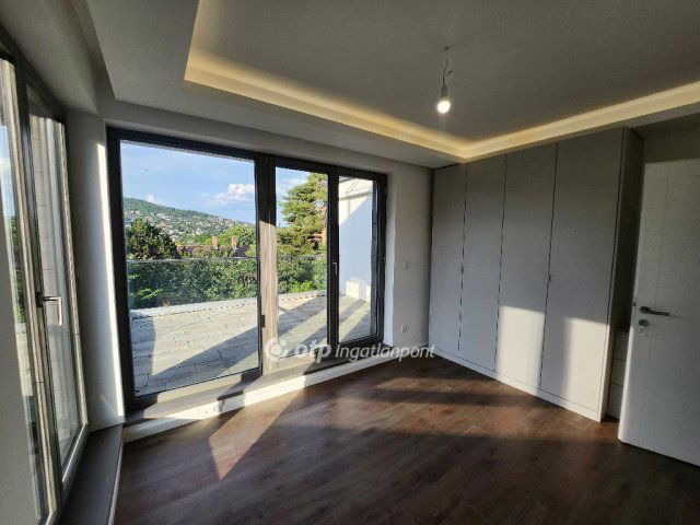 Eladó téglalakás, Budapesten, II. kerületben 281.94 M Ft