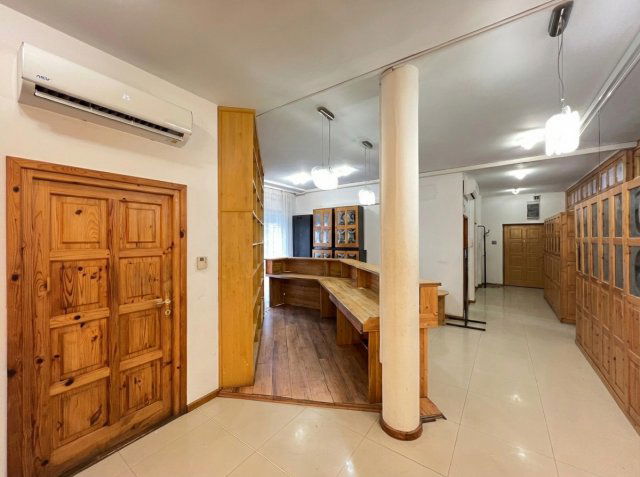 Eladó iroda, Kaposváron, Kontrássy utcában 89.9 M Ft, 6 szobás