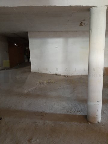 Kiadó garázs, Szegeden, Jósika utcában 18 E Ft / hó