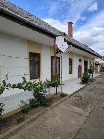 Eladó családi ház, Gyöngyösön 34.99 M Ft, 2 szobás