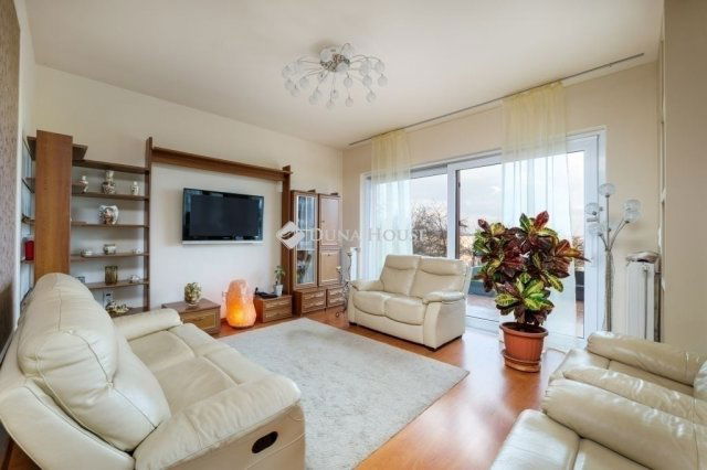 Eladó családi ház, Budapesten, III. kerületben 265 M Ft