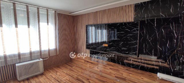 Eladó panellakás, Salgótarjánban 14.8 M Ft, 2 szobás