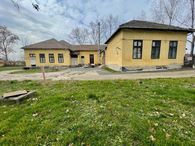 Eladó ipari ingatlan, Kunhegyesen 24.99 M Ft, 8 szobás