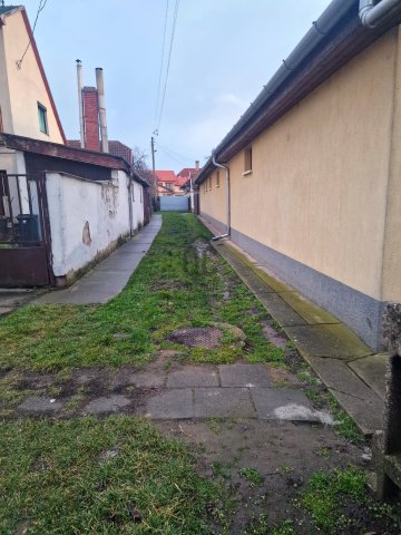 Eladó családi ház, Hajdúböszörményen 17.9 M Ft, 2 szobás