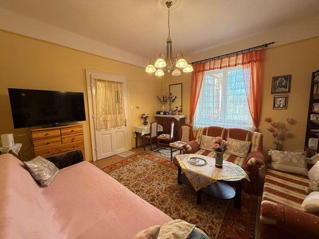 Eladó családi ház, Pomázon 89.9 M Ft, 2 szobás