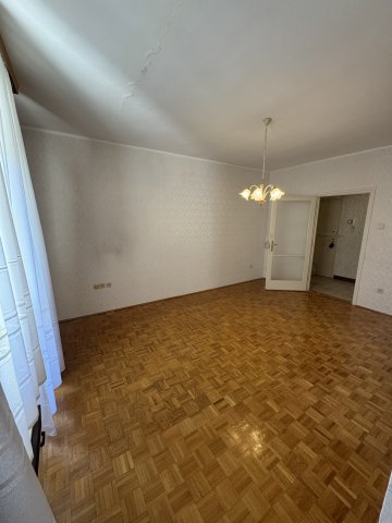 Eladó téglalakás, Veszprémben 51.5 M Ft, 2 szobás