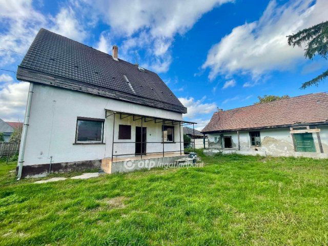 Eladó családi ház, Szigetszentmiklóson 51.6 M Ft, 4+1 szobás