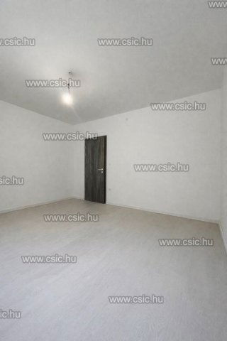 Eladó téglalakás, Vácon 89 M Ft, 2+1 szobás