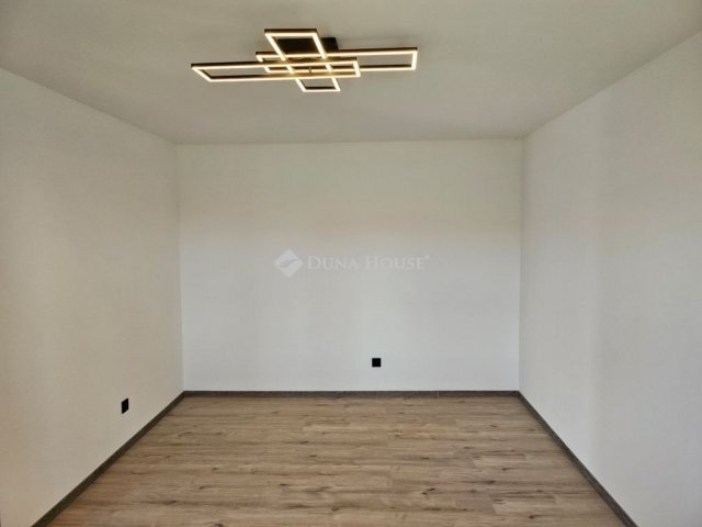 Eladó családi ház, Hegyszentmártonban 43 M Ft, 2 szobás