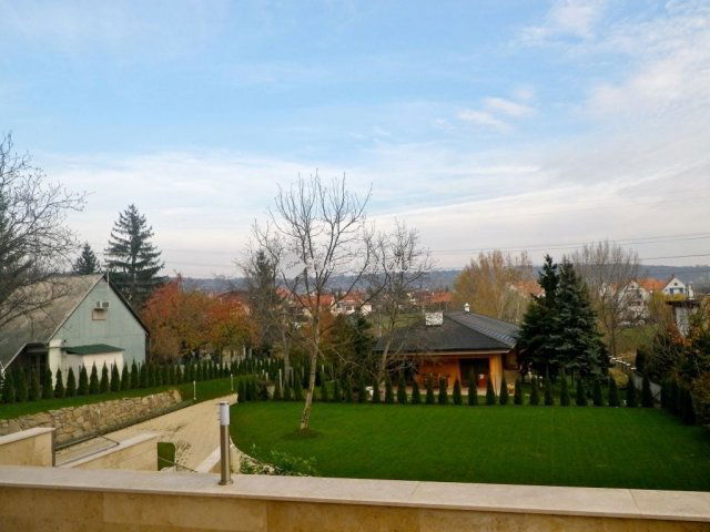 Eladó családi ház, Budapesten, III. kerületben 851.4 M Ft