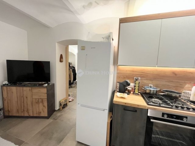 Eladó téglalakás, Szombathelyen 39.99 M Ft, 2 szobás