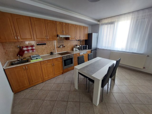 Kiadó panellakás, albérlet, Debrecenben 260 E Ft / hó, 2 szobás