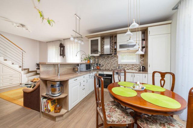 Eladó családi ház, Budapesten, XVII. kerületben 143.5 M Ft