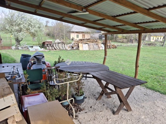 Eladó családi ház, Csákváron 39 M Ft, 5 szobás