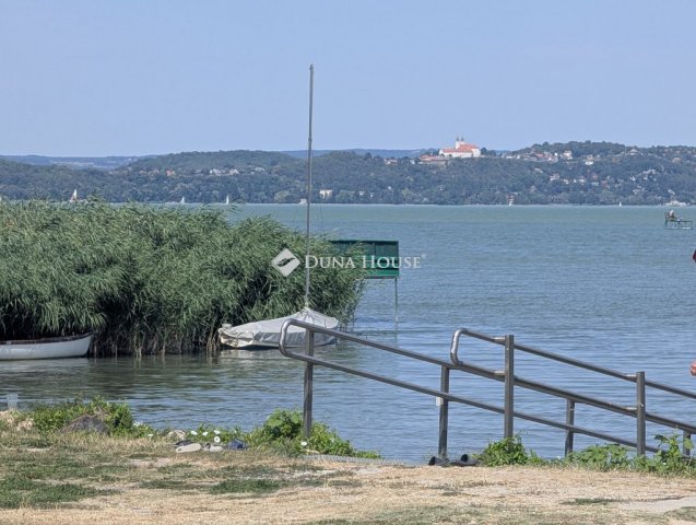 Eladó nyaraló, Zamárdiban, Táncsics Mihály utcában 99.9 M Ft