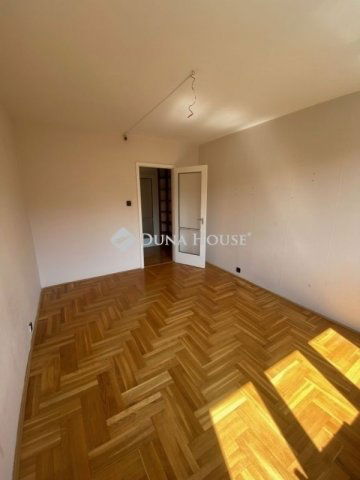 Eladó panellakás, Budapesten, III. kerületben 77.9 M Ft, 3 szobás